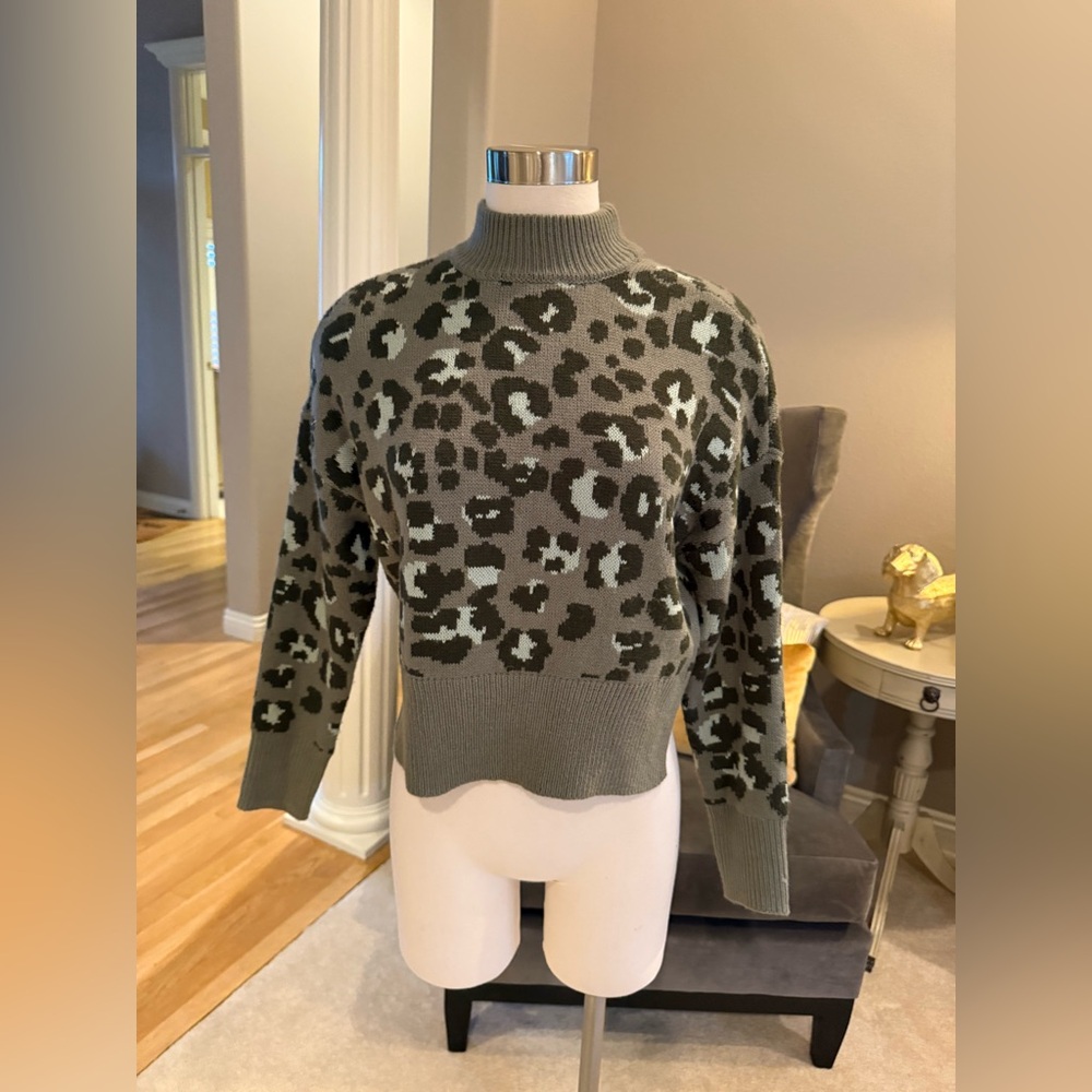 True Craft Leopard Sweater (Size Small) NWOT